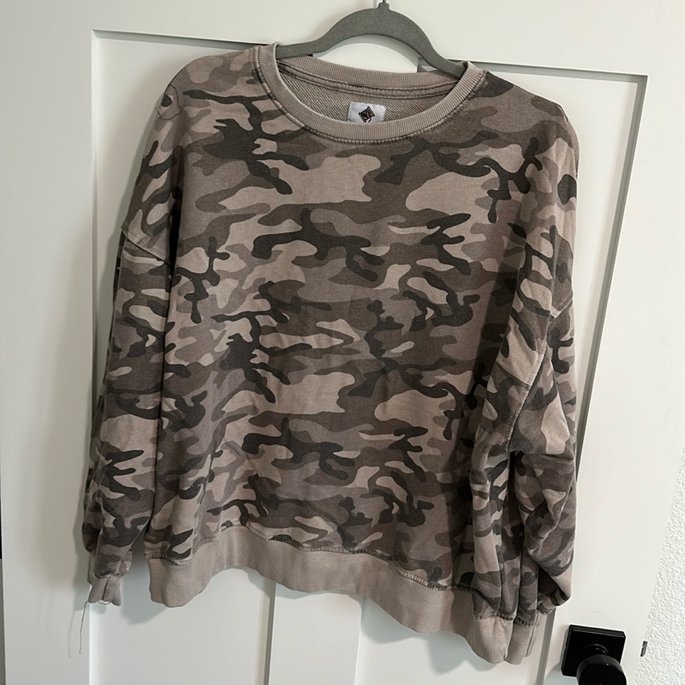 Like Love Women's M Camo Crewneck Sweatshirt Tan Brown Camouflage Loungewear